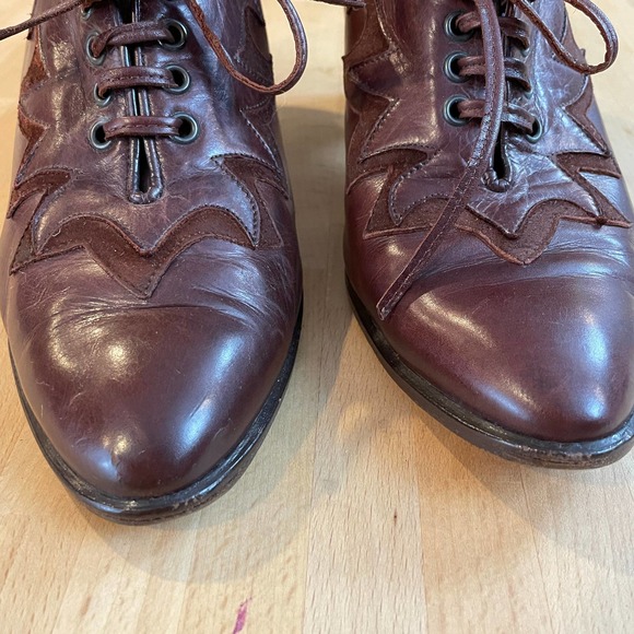 Vintage 80s Leather Lace-Ups with Shapely Stacked Heels - Picture 11 of 11